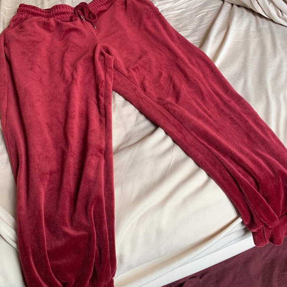 Velvet burgundy loungewear set - Picture 5 of 6